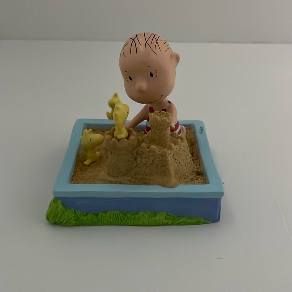 Vtg 2000 Peanuts Gallery King of the Sandbox Figurine NWT